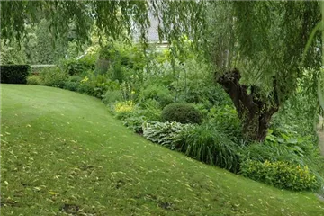 Schief ist modern - Der Garten muss nicht immer perfekt sein Schief ist modern - Der Garten muss nicht immer perfekt sein